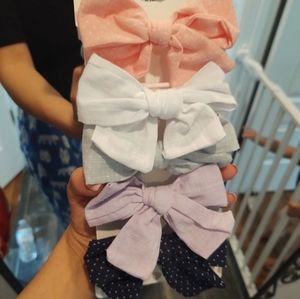Five elastic bows